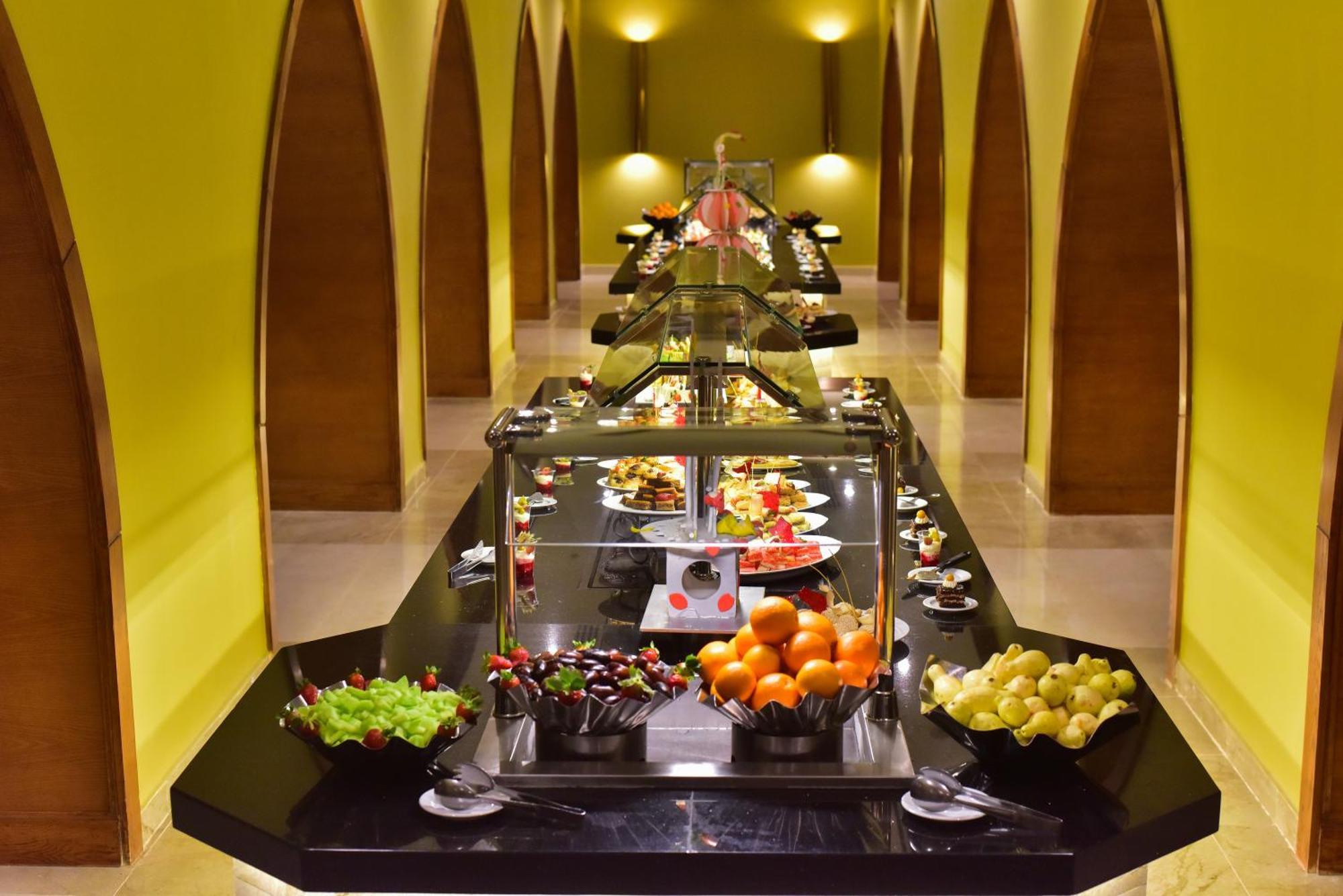 The Grand Hotel Sharm El Sheikh Екстериор снимка A buffet at a hotel