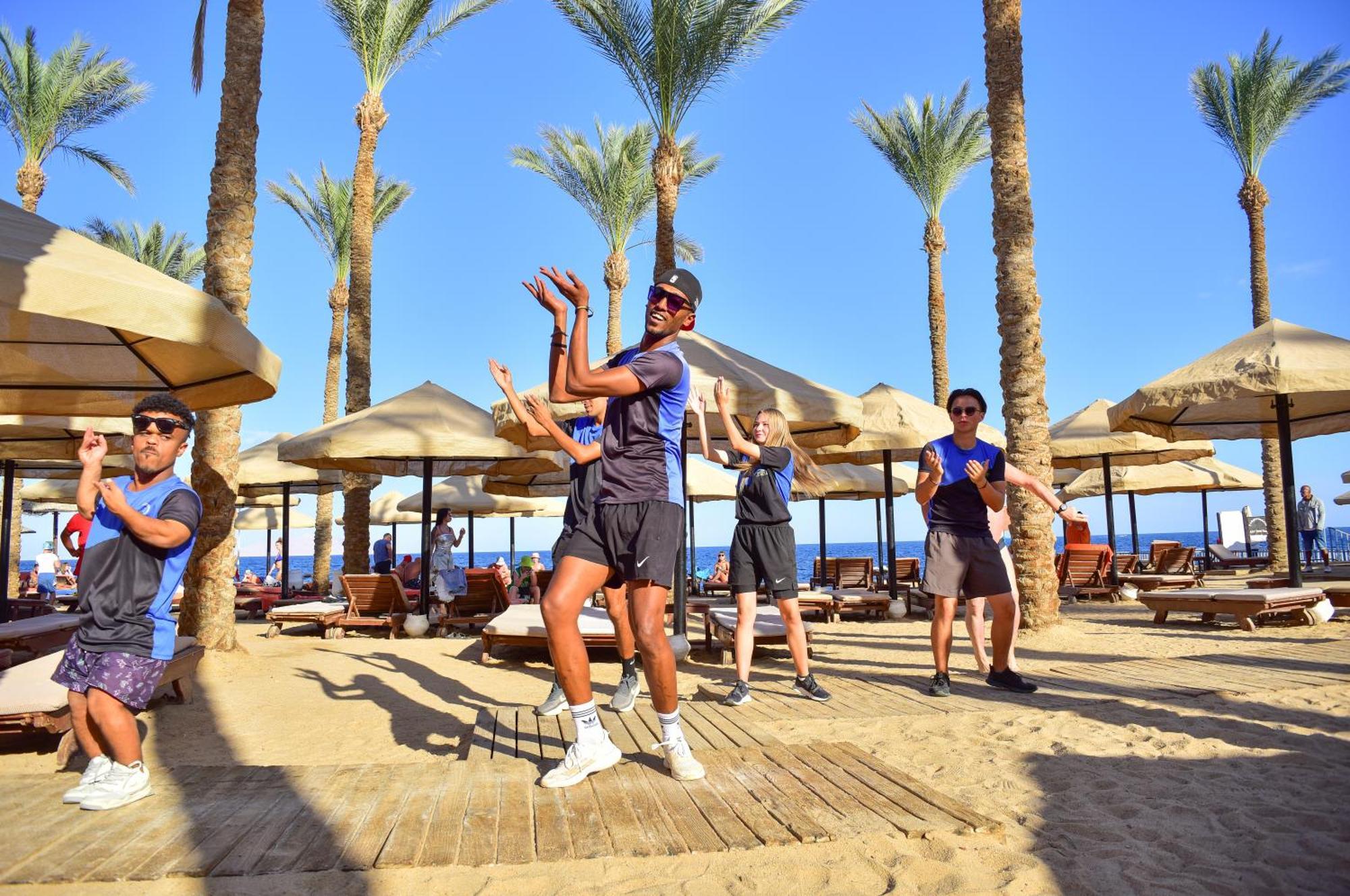 The Grand Hotel Sharm El Sheikh Екстериор снимка Animation team at a resort in Egypt